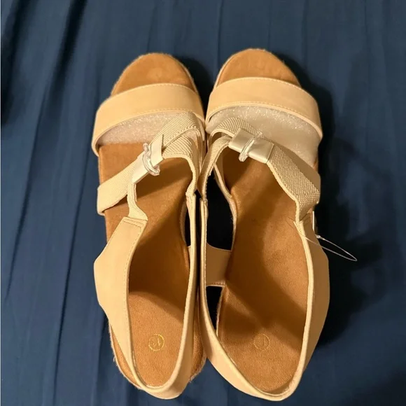NWT MySoft Beige Cream Brown Feminine Elastic Strap Wedge Sandals – Size 11 - Picture 4 of 6